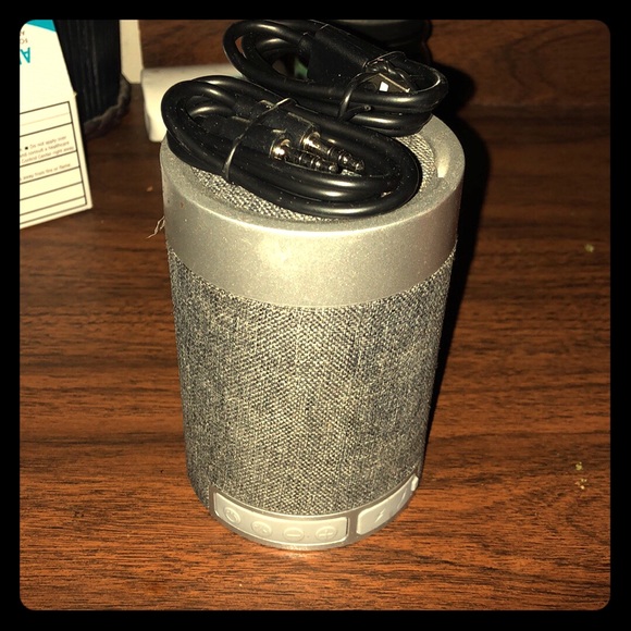 Bluetooth spkr comes with 2 cords Selling for $25 - Picture 1 of 1